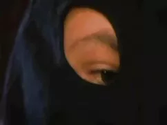 مرد طاس می پردازد بر ...
