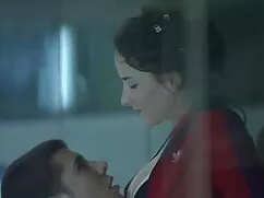 لیتیوم چشم دختر در ب ...