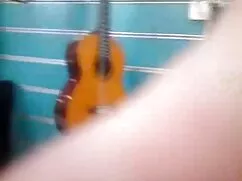 هنرمند کوتاه نوازش ب ...